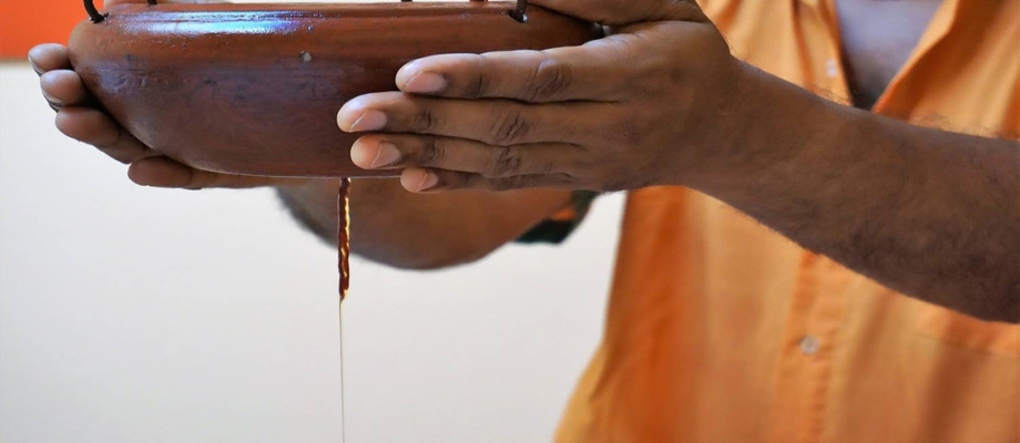العلاجات التقليدية القديمة الأيورفيدا - الهند